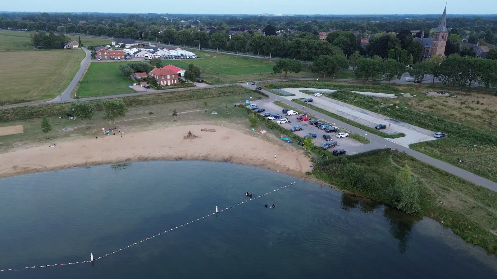 Kraaijenbergseplas 7 Strand beers luchtfoto