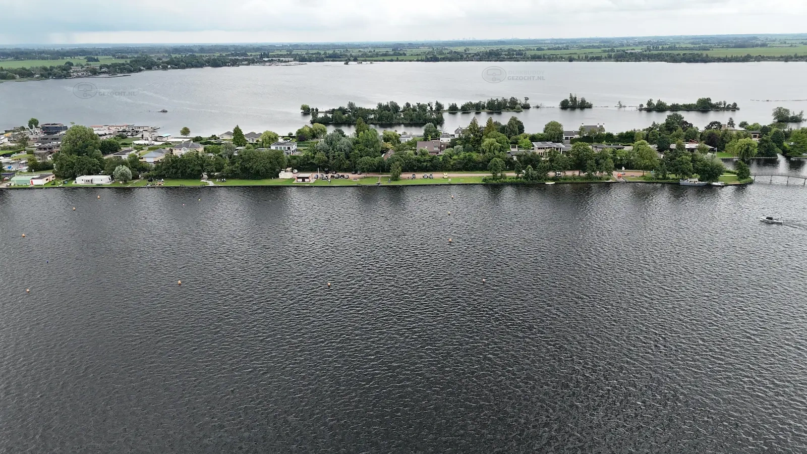 Vinkeveen zandeiland 4 luchtfoto 1