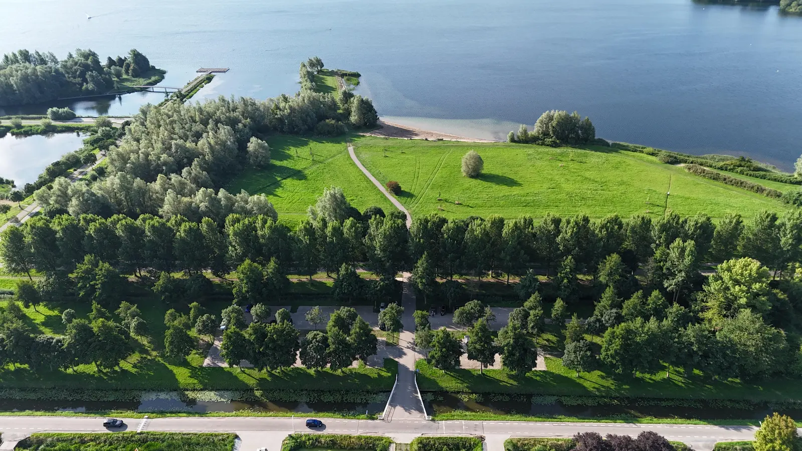 Zevenhuizerplas   Hondenstrand   Luchtfoto (1)