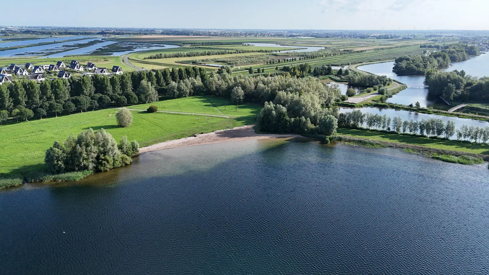 Zevenhuizerplas   Hondenstrand   Luchtfoto (3)
